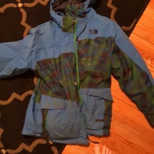 North face large 14/16 jacket with fleece. Vermont warm ski/snowboard jacket